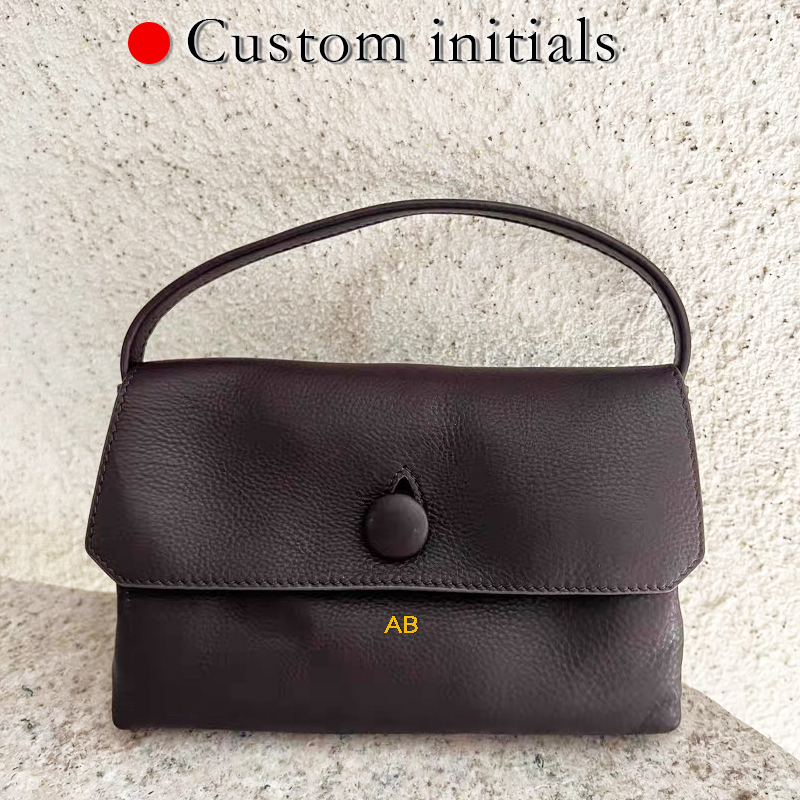 Luxury Bags Women - カスタムイニシャル入り本革ミニバッグ レディース 高級デザイナーハンドバッグ パース 2026年新作 天然牛革ボタン付きリストストラップ