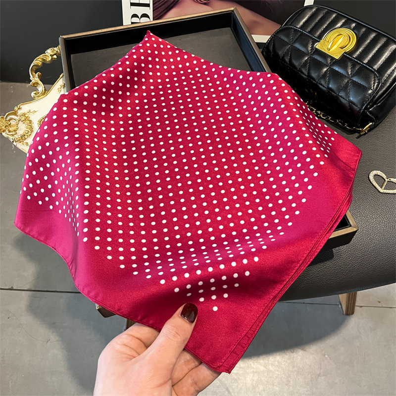 女性のための豪華なシルクのスカーフ,春と夏のための花の装飾が - Luxury Bags Trending のレビューと価格