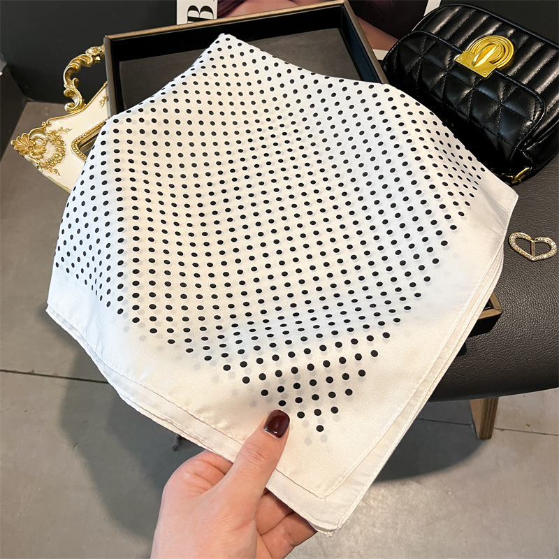女性のための豪華なシルクのスカーフ,春と夏のための花の装飾が - Luxury Bags Trending のレビューと価格