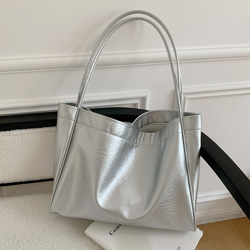 カジュアル大容量トートバッグ通勤デザイナー女性ショルダーバッ - Luxury Bags Made のレビューと価格