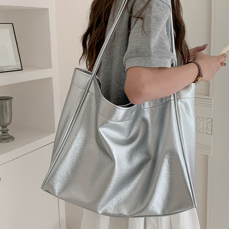 カジュアル大容量トートバッグ通勤デザイナー女性ショルダーバッ - Luxury Bags Made のレビューと価格