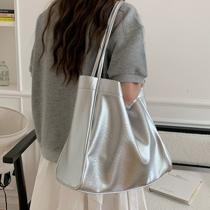 カジュアル大容量トートバッグ通勤デザイナー女性ショルダーバッ - Luxury Bags Made のレビューと価格