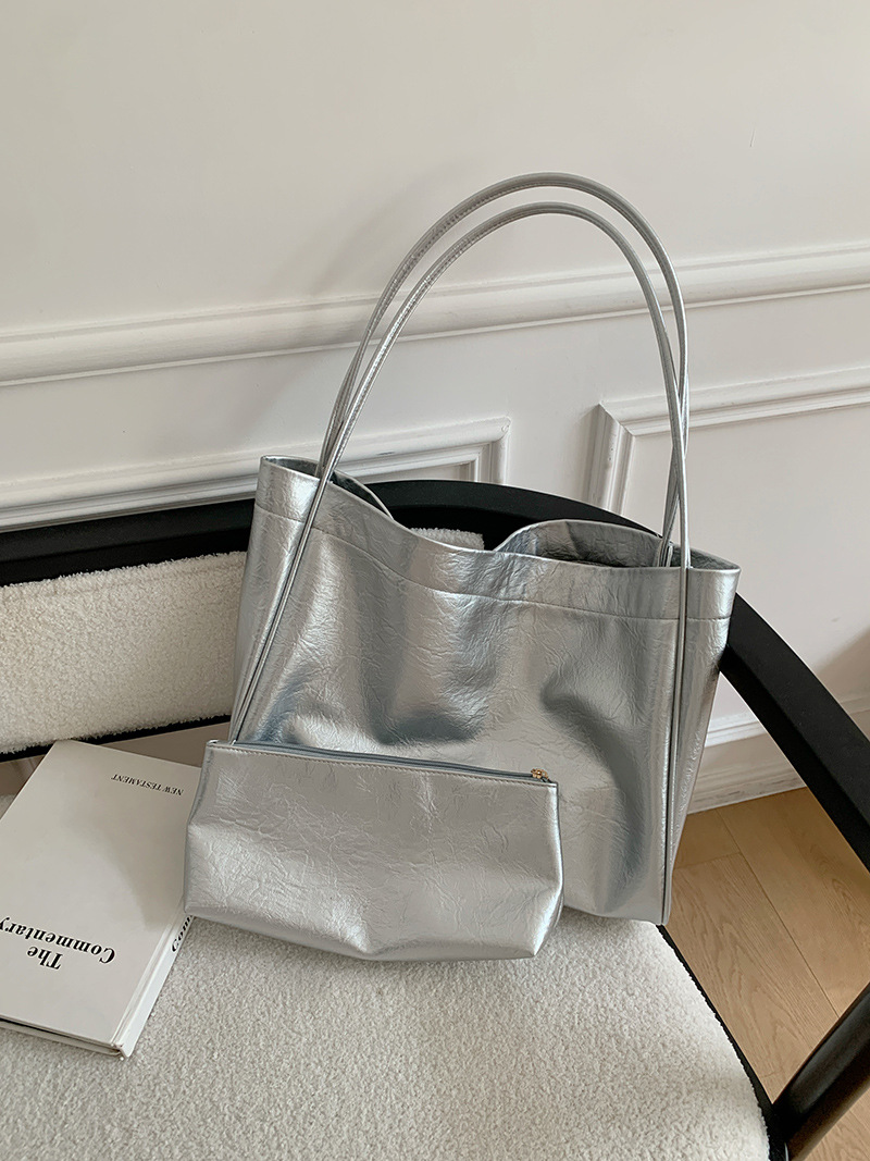 カジュアル大容量トートバッグ通勤デザイナー女性ショルダーバッ - Luxury Bags Made のレビューと価格