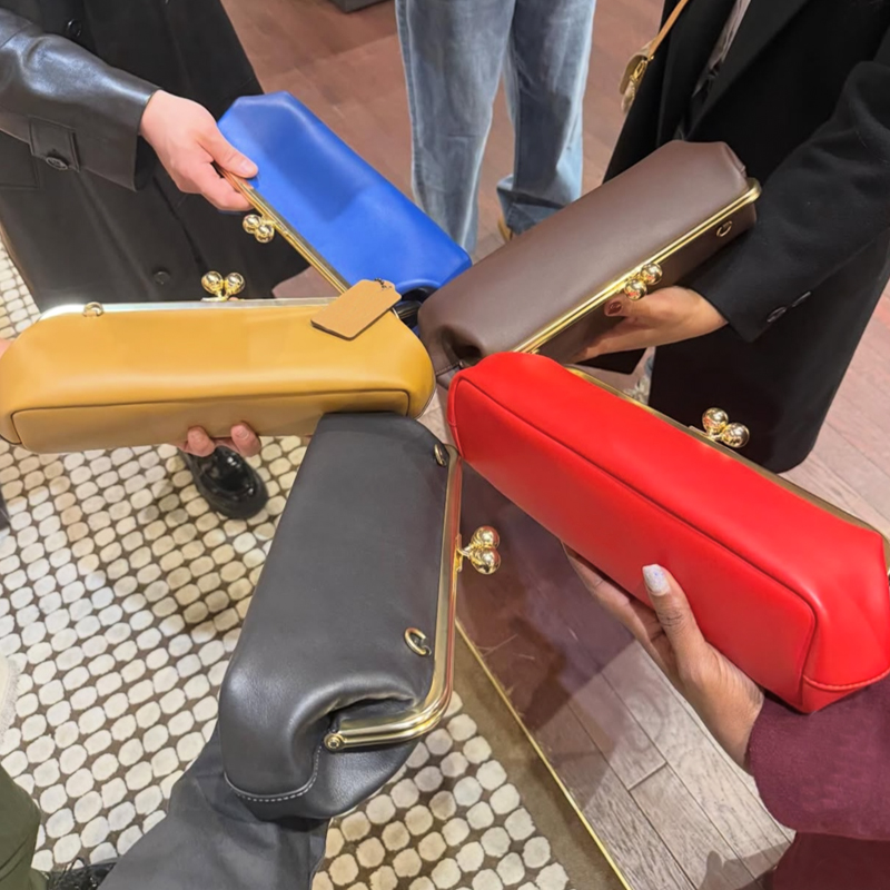 キスロックフレームバッグ 30cm レディース 高級デザイナ - Luxury Bags Outlet のレビューと価格