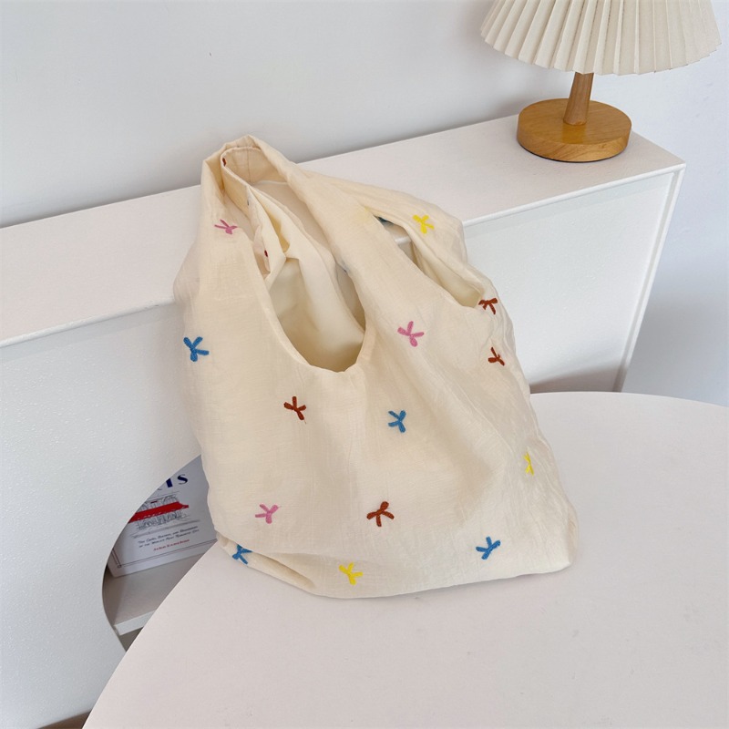 デザイナーバッグ 高級 チェリー刺繍 キャンバストートバッグ - Canvas Tote Designer のレビューと価格
